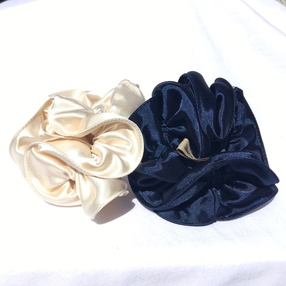 2 x Satin Scrunchies - Cream and Navy NWOT - Picture 3 of 12